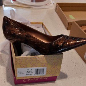 Easy Street Bronze Pumps 11 M NEW